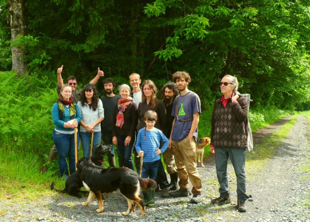 des membres de Faîte et Racines